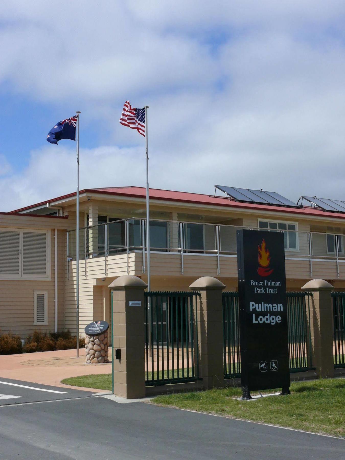Bruce Pulman Lodge Papakura Exteriör bild